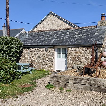 Little Barn Near Treen Cliffs And Beach Saint Levan Bagian luar foto